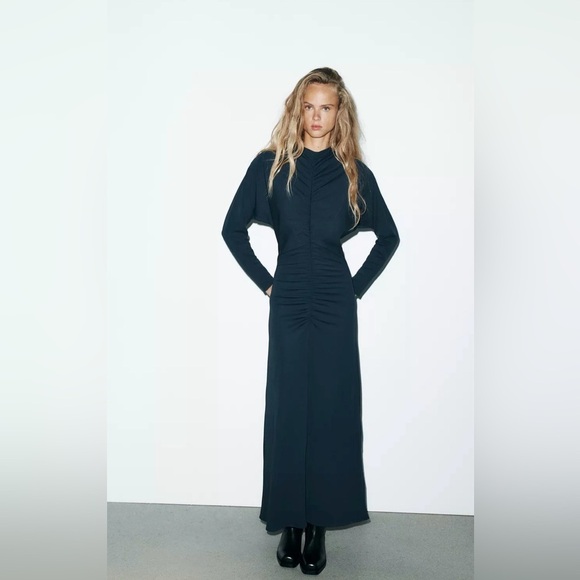 Zara Dresses & Skirts - 🔥🔥Zara crepe shoulder pad dress   Maxi Dress